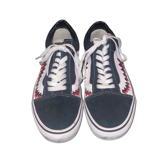 VANS Shark Teeth Custom Painted Old Skool Shoes Men’s Size 7 Women’s Size 8.5 - Picture 4 of 14